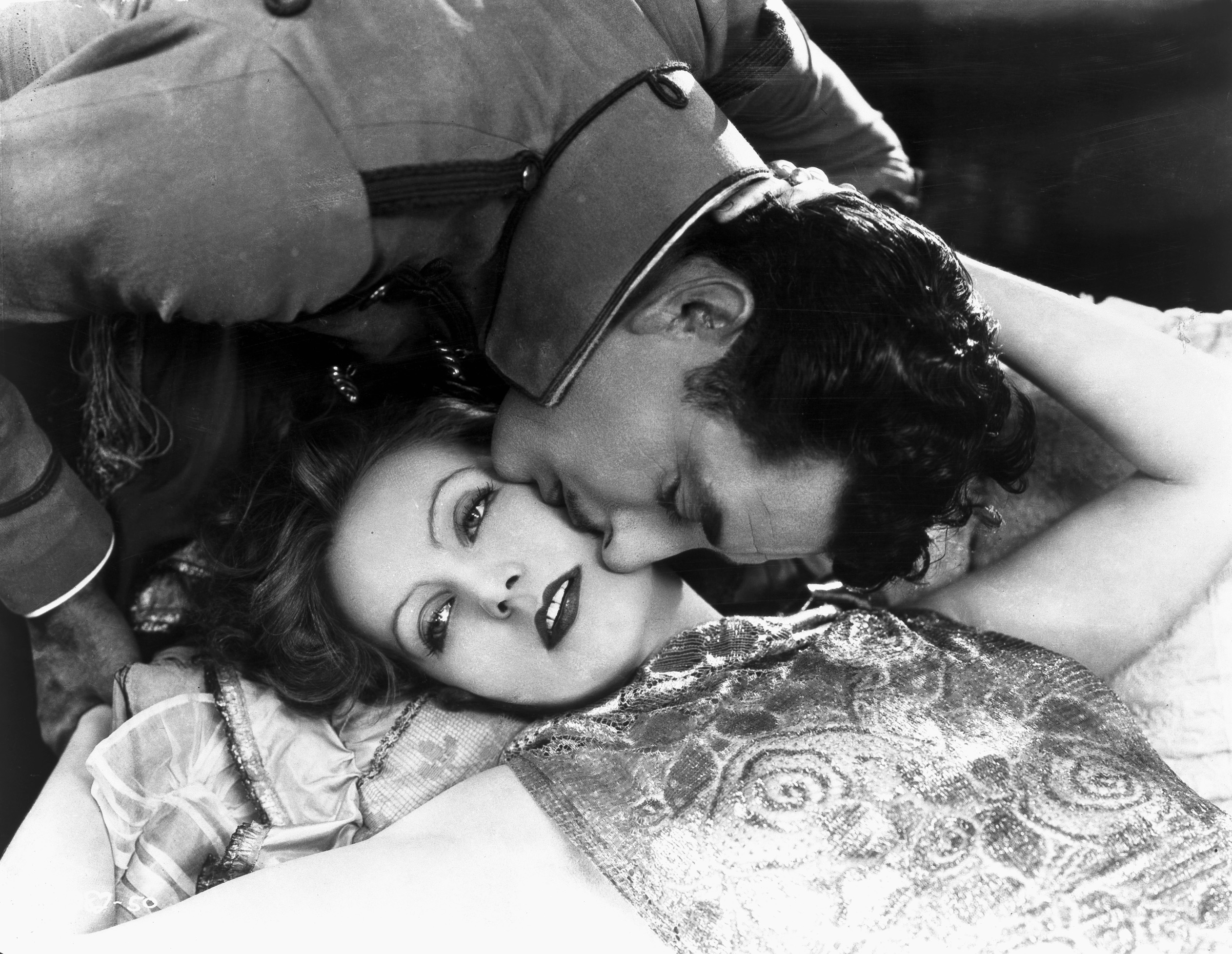Greta Garbo couple