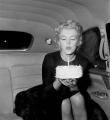 Marilyn Monroe With Cake