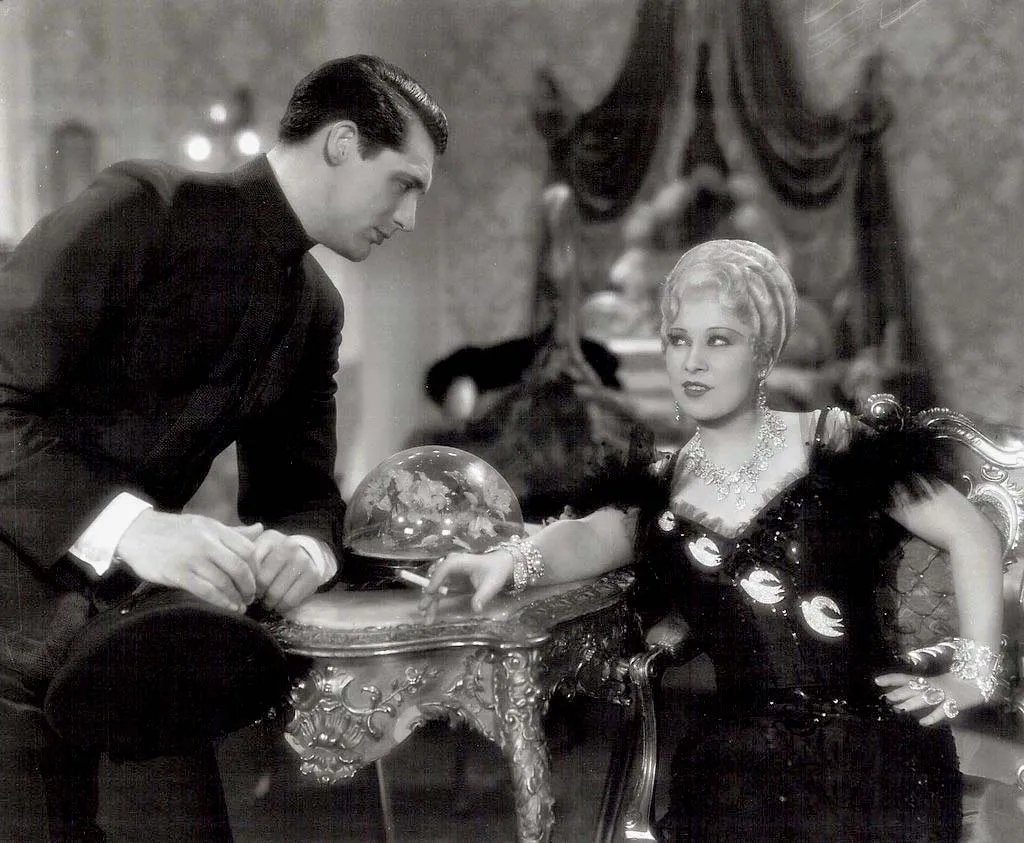 Cary Grant and Mae West in She Done Him Wrong.